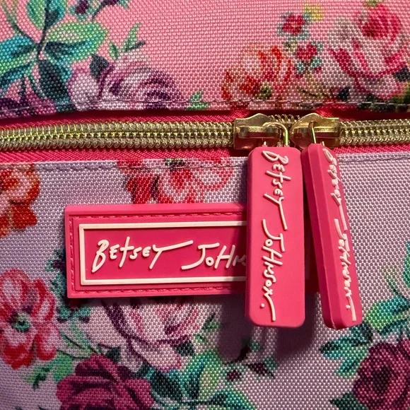 Betsey Johnson NWT Floral Pink Red & Purple Insulated Crossbody Lunch Bag (P170) - Picture 2 of 9